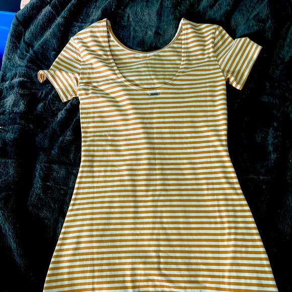 Like New small volcom dress - Picture 2 of 4